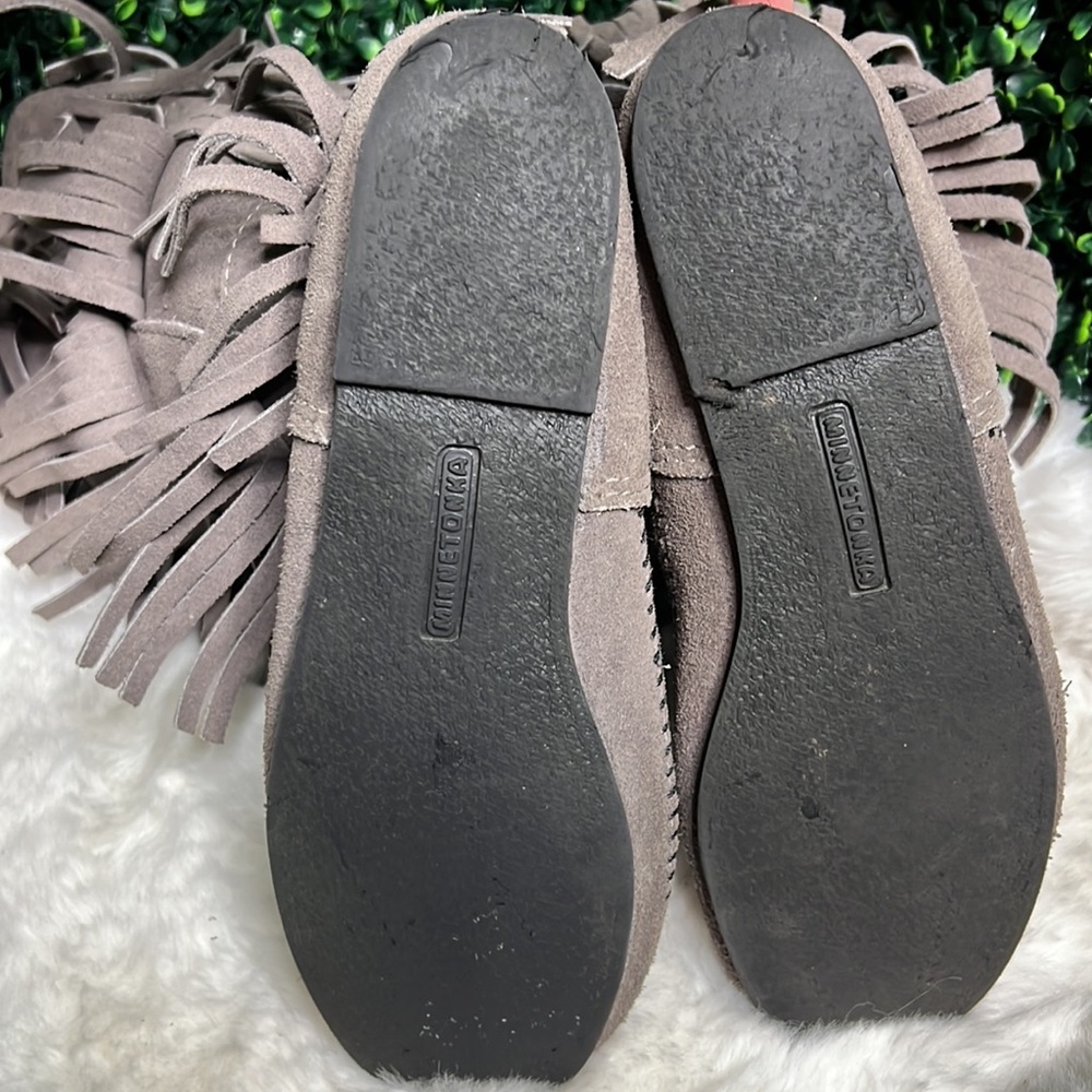Minnetonka 3 layer fringe moccasin boots size 8 - Picture 10 of 14